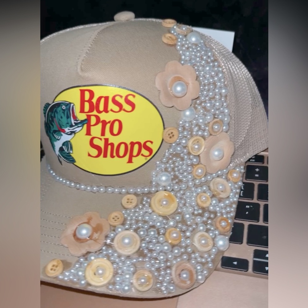 Beige Bass Pro Shop hat